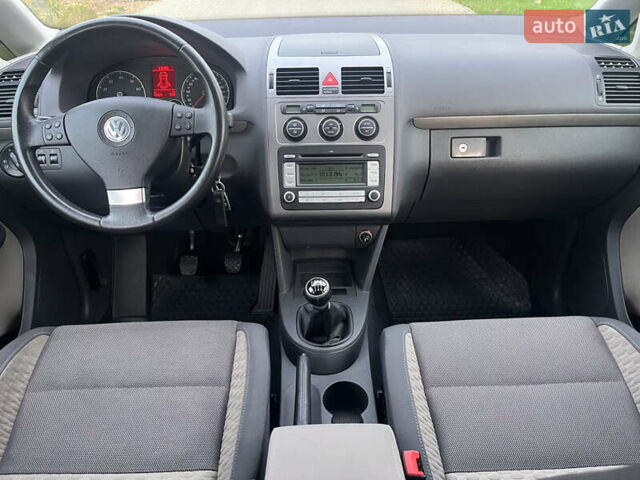 Сірий Фольксваген Туран, об'ємом двигуна 1.4 л та пробігом 48 тис. км за 8999 $, фото 33 на Automoto.ua