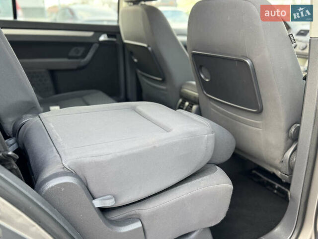 Серый Фольксваген Туран, объемом двигателя 1.4 л и пробегом 210 тыс. км за 5899 $, фото 59 на Automoto.ua