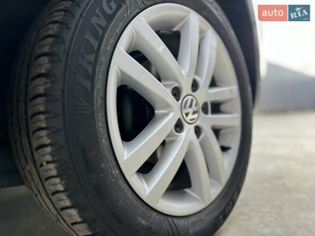 Серый Фольксваген Туран, объемом двигателя 1.6 л и пробегом 217 тыс. км за 8200 $, фото 17 на Automoto.ua