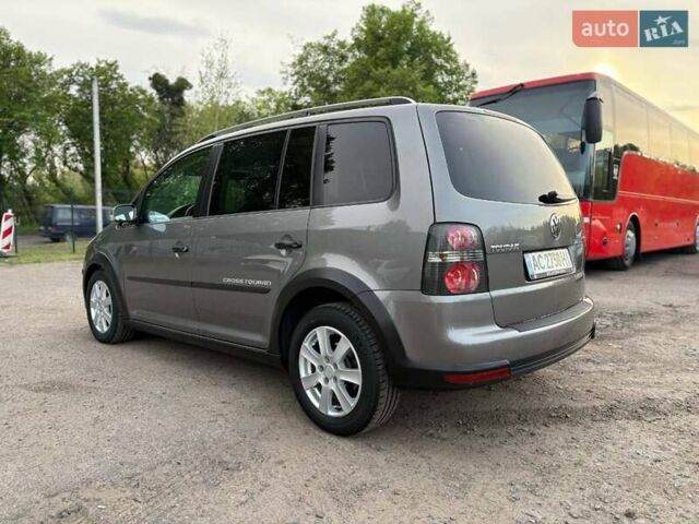 Серый Фольксваген Туран, объемом двигателя 1.39 л и пробегом 257 тыс. км за 7100 $, фото 10 на Automoto.ua