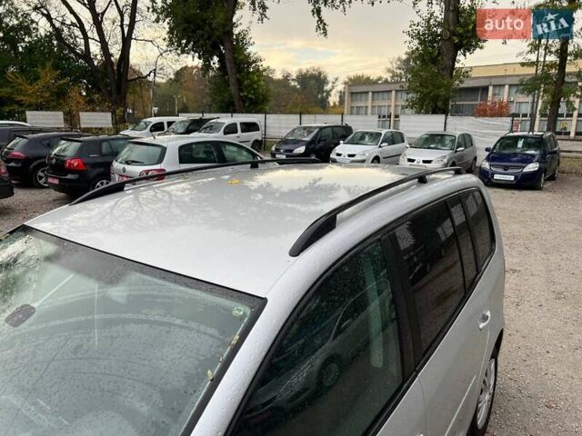 Серый Фольксваген Туран, объемом двигателя 1.6 л и пробегом 262 тыс. км за 6700 $, фото 10 на Automoto.ua