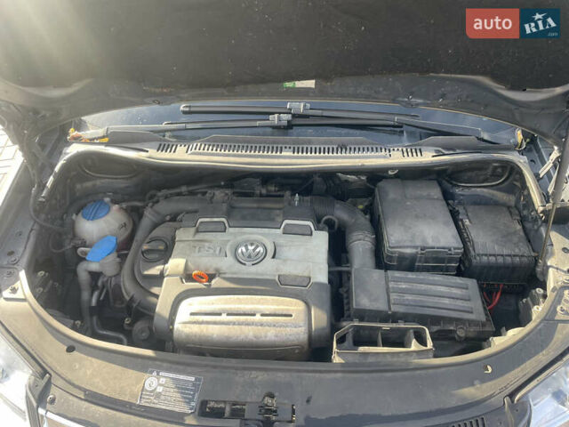Серый Фольксваген Туран, объемом двигателя 1.39 л и пробегом 220 тыс. км за 4800 $, фото 21 на Automoto.ua