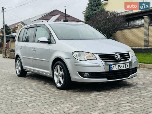 Серый Фольксваген Туран, объемом двигателя 2 л и пробегом 245 тыс. км за 7300 $, фото 10 на Automoto.ua