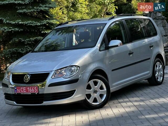 Сірий Фольксваген Туран, об'ємом двигуна 1.6 л та пробігом 230 тис. км за 6800 $, фото 5 на Automoto.ua