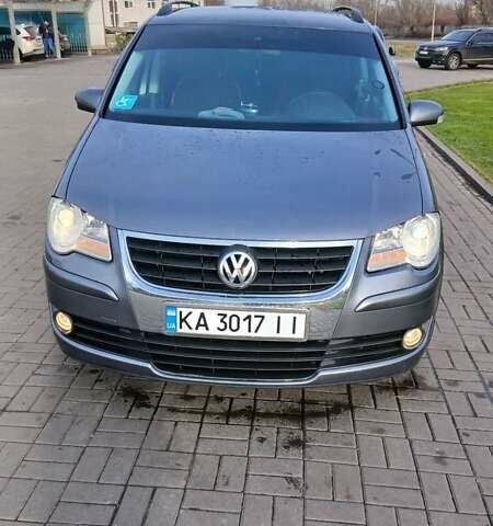 Серый Фольксваген Туран, объемом двигателя 1.4 л и пробегом 278 тыс. км за 6000 $, фото 13 на Automoto.ua