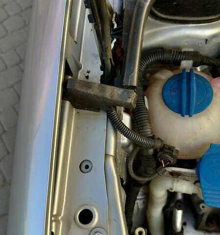 Сірий Фольксваген Туран, об'ємом двигуна 1.6 л та пробігом 218 тис. км за 8400 $, фото 57 на Automoto.ua