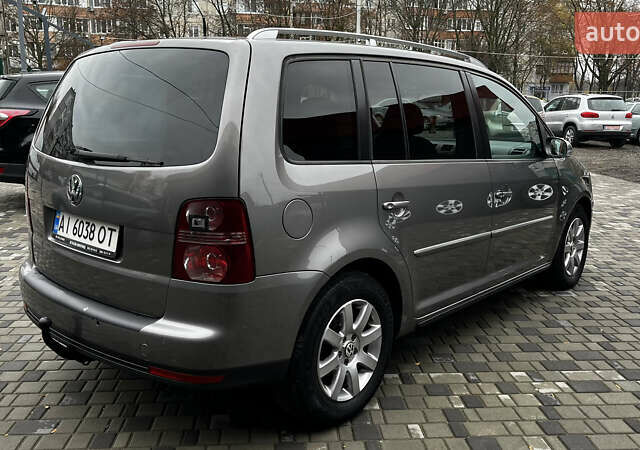 Сірий Фольксваген Туран, об'ємом двигуна 1.97 л та пробігом 302 тис. км за 8000 $, фото 4 на Automoto.ua