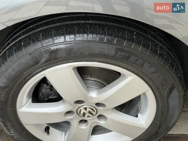 Серый Фольксваген Туран, объемом двигателя 1.6 л и пробегом 251 тыс. км за 6950 $, фото 16 на Automoto.ua