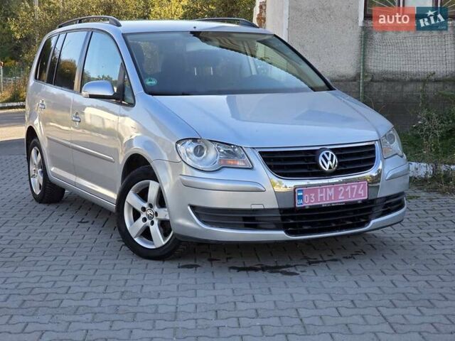Серый Фольксваген Туран, объемом двигателя 1.6 л и пробегом 225 тыс. км за 6700 $, фото 8 на Automoto.ua