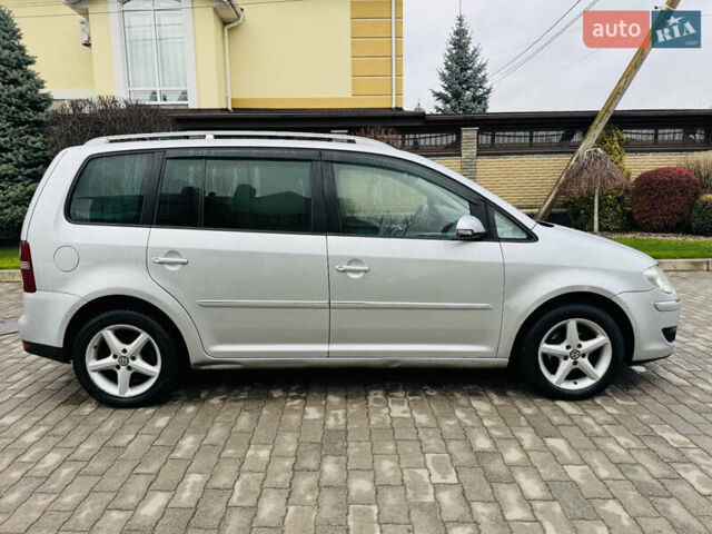 Серый Фольксваген Туран, объемом двигателя 2 л и пробегом 245 тыс. км за 7300 $, фото 4 на Automoto.ua