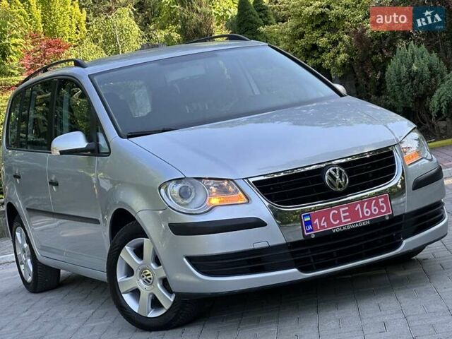 Сірий Фольксваген Туран, об'ємом двигуна 1.6 л та пробігом 230 тис. км за 6800 $, фото 40 на Automoto.ua