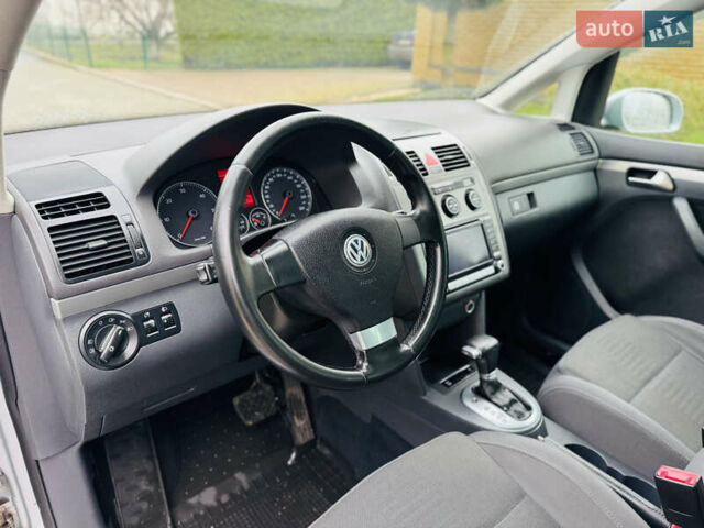Серый Фольксваген Туран, объемом двигателя 2 л и пробегом 245 тыс. км за 7300 $, фото 16 на Automoto.ua