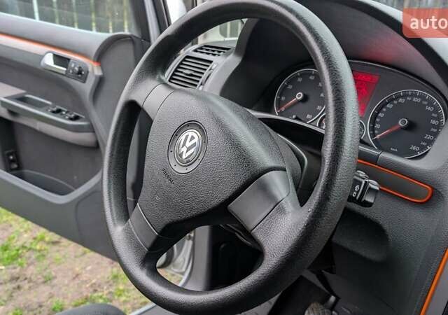 Серый Фольксваген Туран, объемом двигателя 1.39 л и пробегом 211 тыс. км за 5500 $, фото 13 на Automoto.ua