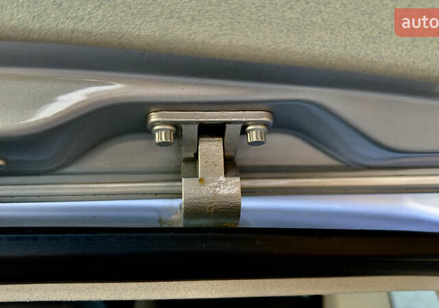 Сірий Фольксваген Туран, об'ємом двигуна 1.6 л та пробігом 218 тис. км за 8400 $, фото 41 на Automoto.ua