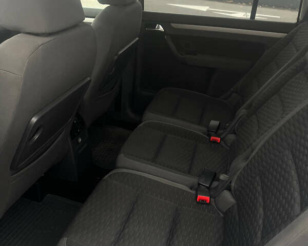 Серый Фольксваген Туран, объемом двигателя 1.39 л и пробегом 192 тыс. км за 6300 $, фото 11 на Automoto.ua