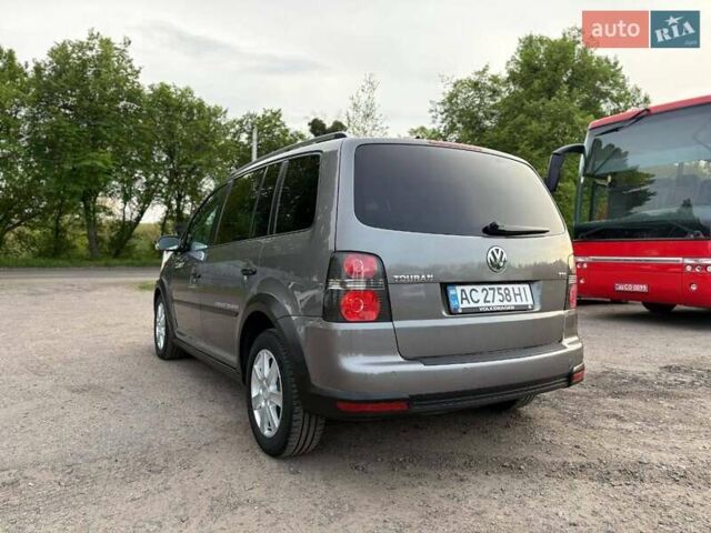 Серый Фольксваген Туран, объемом двигателя 1.39 л и пробегом 257 тыс. км за 7100 $, фото 8 на Automoto.ua