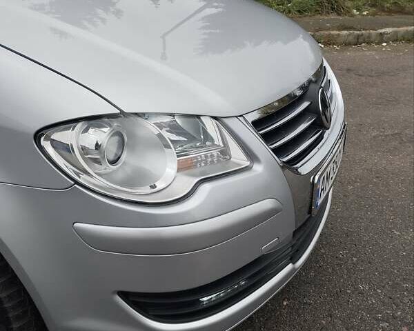 Серый Фольксваген Туран, объемом двигателя 1.6 л и пробегом 254 тыс. км за 7650 $, фото 22 на Automoto.ua