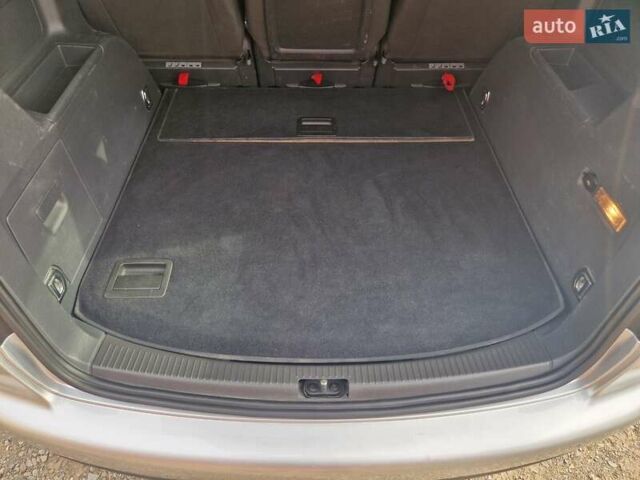 Серый Фольксваген Туран, объемом двигателя 1.39 л и пробегом 211 тыс. км за 6200 $, фото 13 на Automoto.ua