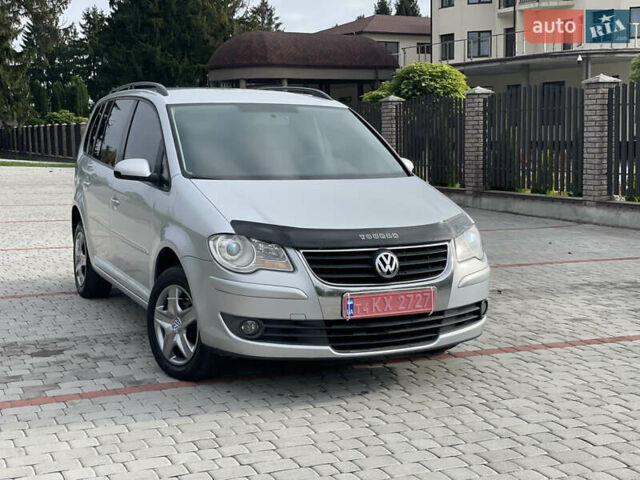 Серый Фольксваген Туран, объемом двигателя 1.9 л и пробегом 263 тыс. км за 7400 $, фото 14 на Automoto.ua