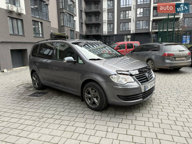 Серый Фольксваген Туран, объемом двигателя 1.9 л и пробегом 282 тыс. км за 6900 $, фото 11 на Automoto.ua