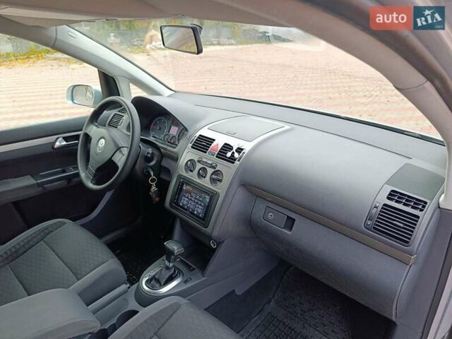 Сірий Фольксваген Туран, об'ємом двигуна 1.9 л та пробігом 285 тис. км за 7900 $, фото 2 на Automoto.ua