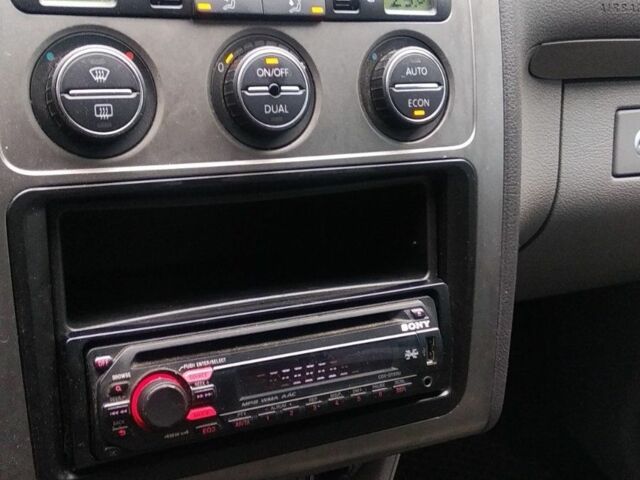 Серый Фольксваген Туран, объемом двигателя 1.9 л и пробегом 260 тыс. км за 6900 $, фото 4 на Automoto.ua