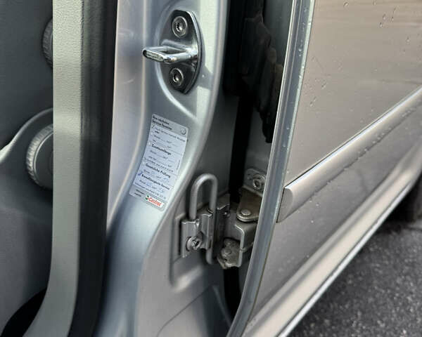 Серый Фольксваген Туран, объемом двигателя 1.6 л и пробегом 199 тыс. км за 7699 $, фото 23 на Automoto.ua