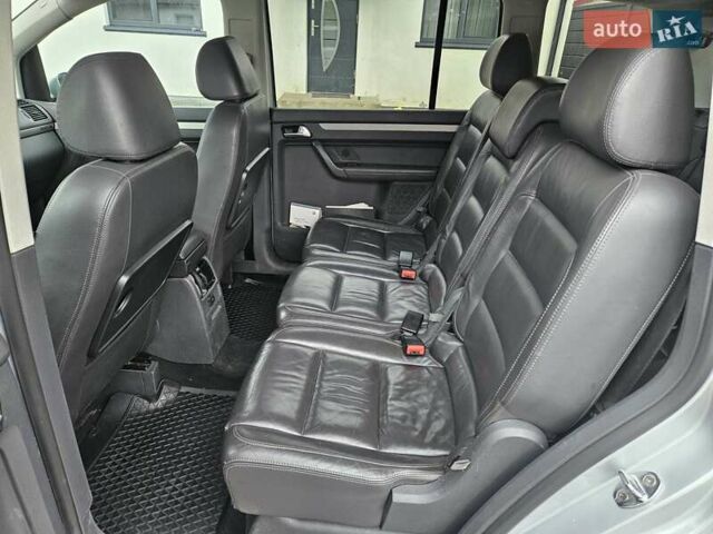 Сірий Фольксваген Туран, об'ємом двигуна 1.97 л та пробігом 315 тис. км за 7100 $, фото 7 на Automoto.ua