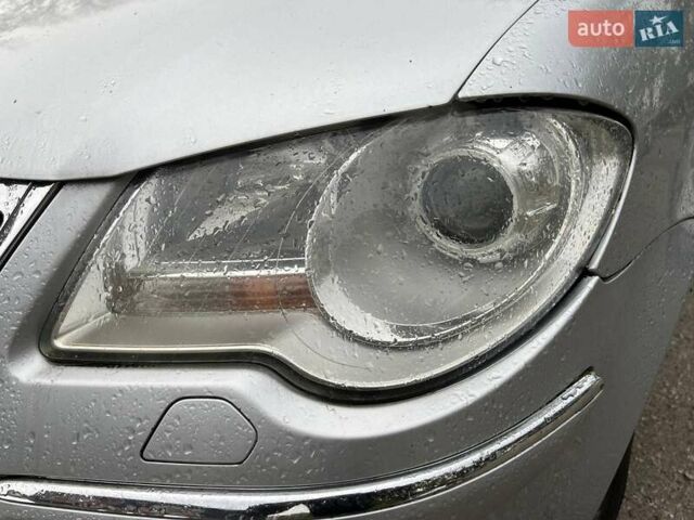 Серый Фольксваген Туран, объемом двигателя 1.6 л и пробегом 262 тыс. км за 6700 $, фото 8 на Automoto.ua