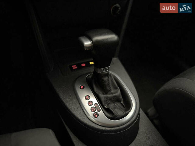 Сірий Фольксваген Туран, об'ємом двигуна 1.9 л та пробігом 221 тис. км за 6600 $, фото 34 на Automoto.ua