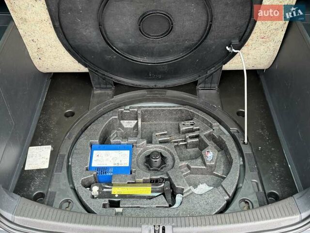 Серый Фольксваген Туран, объемом двигателя 1.6 л и пробегом 251 тыс. км за 6950 $, фото 37 на Automoto.ua