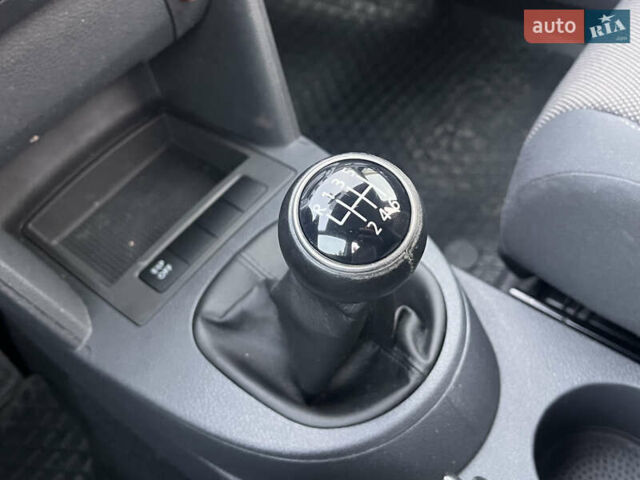 Сірий Фольксваген Туран, об'ємом двигуна 1.4 л та пробігом 48 тис. км за 8999 $, фото 36 на Automoto.ua