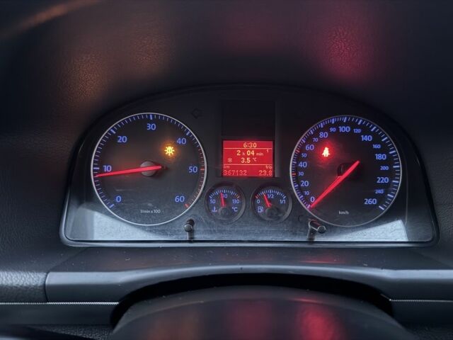 Серый Фольксваген Туран, объемом двигателя 1.9 л и пробегом 250 тыс. км за 3450 $, фото 13 на Automoto.ua