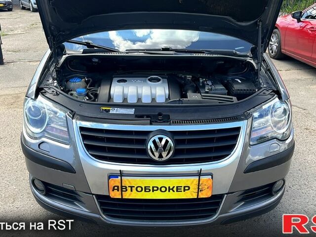 Сірий Фольксваген Туран, об'ємом двигуна 1.9 л та пробігом 319 тис. км за 7800 $, фото 7 на Automoto.ua