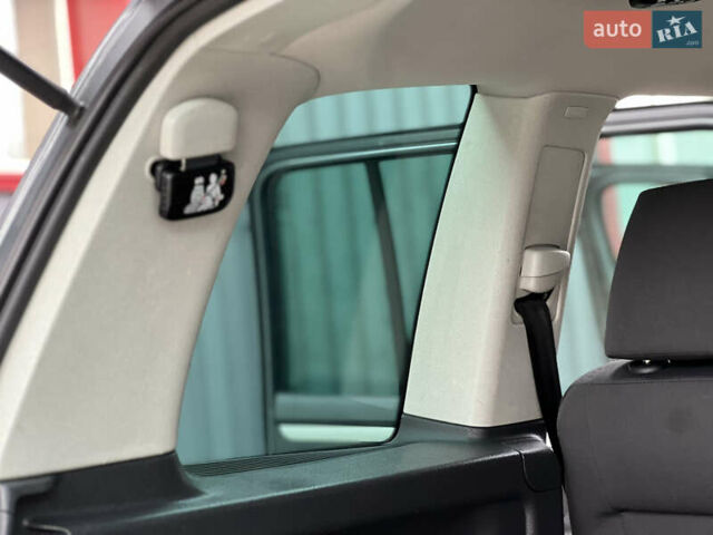 Серый Фольксваген Туран, объемом двигателя 1.6 л и пробегом 217 тыс. км за 8200 $, фото 86 на Automoto.ua