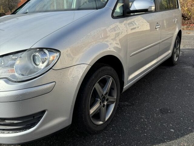 Фольксваген Туран 2007 в Лубнах на Automoto.ua Серый Фольксваген Туран, объемом двигателя 1.6 л и пробегом 199 тыс. км за 7699 $, фото 1 на Automoto.ua