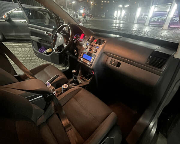 Сірий Фольксваген Туран, об'ємом двигуна 1.4 л та пробігом 243 тис. км за 6750 $, фото 29 на Automoto.ua