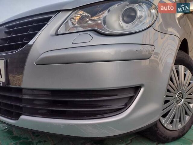 Серый Фольксваген Туран, объемом двигателя 1.6 л и пробегом 256 тыс. км за 6200 $, фото 15 на Automoto.ua
