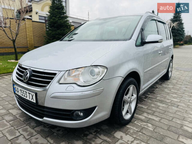 Серый Фольксваген Туран, объемом двигателя 2 л и пробегом 245 тыс. км за 7300 $, фото 9 на Automoto.ua