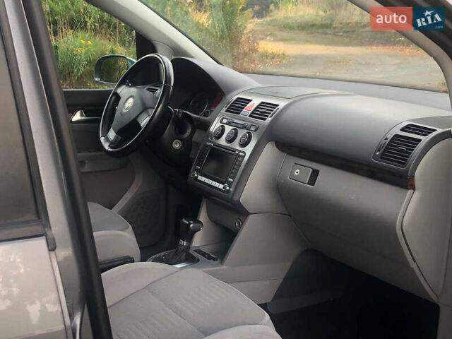 Сірий Фольксваген Туран, об'ємом двигуна 2 л та пробігом 254 тис. км за 6700 $, фото 40 на Automoto.ua