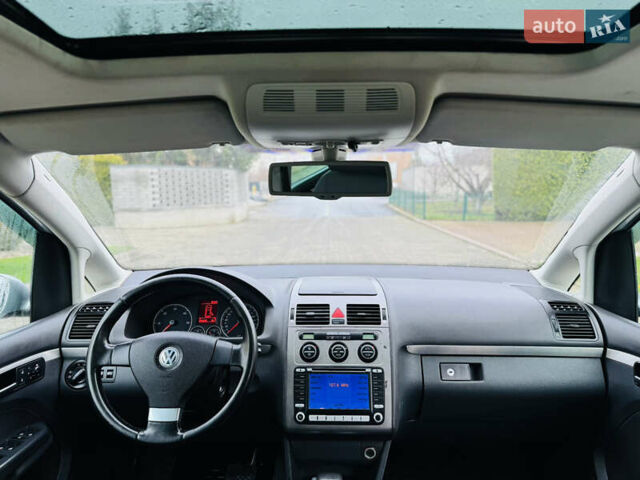 Серый Фольксваген Туран, объемом двигателя 2 л и пробегом 245 тыс. км за 7300 $, фото 29 на Automoto.ua