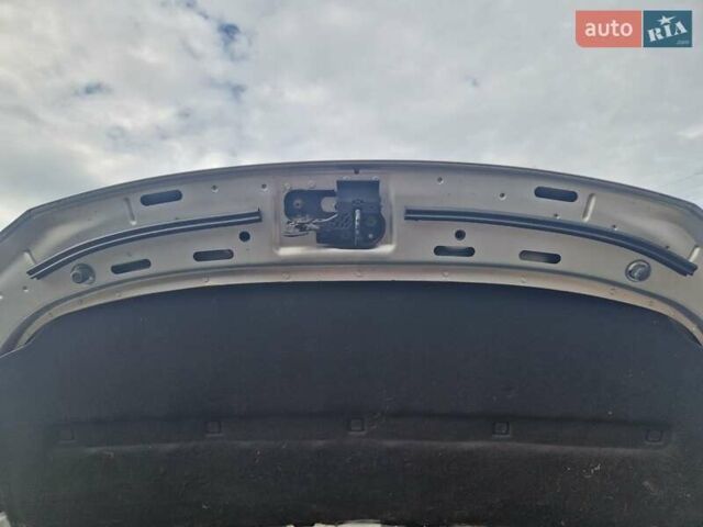 Серый Фольксваген Туран, объемом двигателя 1.39 л и пробегом 211 тыс. км за 6200 $, фото 17 на Automoto.ua