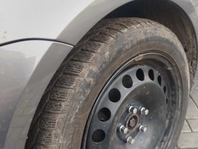 Сірий Фольксваген Туран, об'ємом двигуна 1.9 л та пробігом 312 тис. км за 5200 $, фото 3 на Automoto.ua