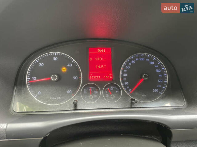 Серый Фольксваген Туран, объемом двигателя 1.9 л и пробегом 263 тыс. км за 7400 $, фото 29 на Automoto.ua