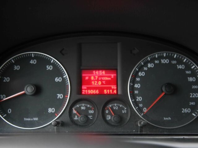 Серый Фольксваген Туран, объемом двигателя 1.6 л и пробегом 218 тыс. км за 8600 $, фото 15 на Automoto.ua