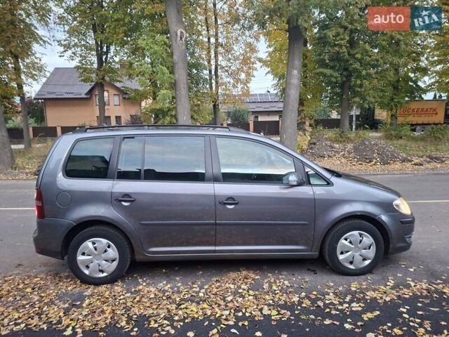 Сірий Фольксваген Туран, об'ємом двигуна 1.39 л та пробігом 295 тис. км за 6000 $, фото 5 на Automoto.ua