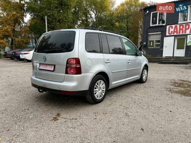 Серый Фольксваген Туран, объемом двигателя 1.6 л и пробегом 262 тыс. км за 6700 $, фото 4 на Automoto.ua