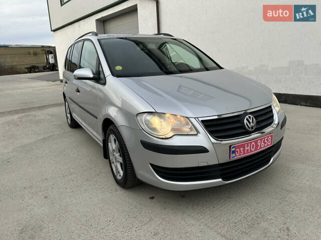 Серый Фольксваген Туран, объемом двигателя 1.6 л и пробегом 215 тыс. км за 6800 $, фото 17 на Automoto.ua