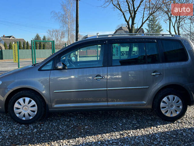 Серый Фольксваген Туран, объемом двигателя 1.39 л и пробегом 242 тыс. км за 7000 $, фото 3 на Automoto.ua