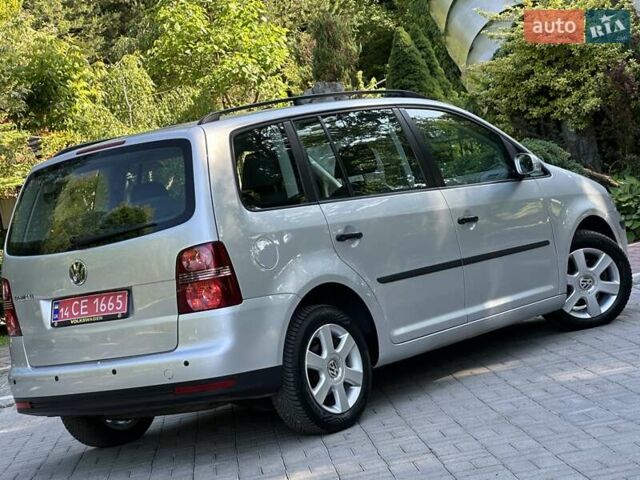 Сірий Фольксваген Туран, об'ємом двигуна 1.6 л та пробігом 230 тис. км за 6750 $, фото 29 на Automoto.ua